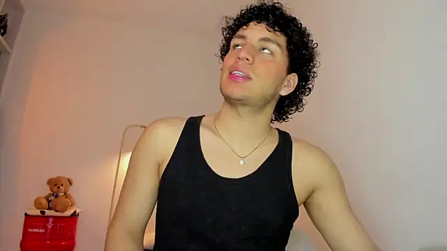 Snapshot of Curlblue chatting on November 11, 2:22 am Curlblue online show from November 11, 2:22 am