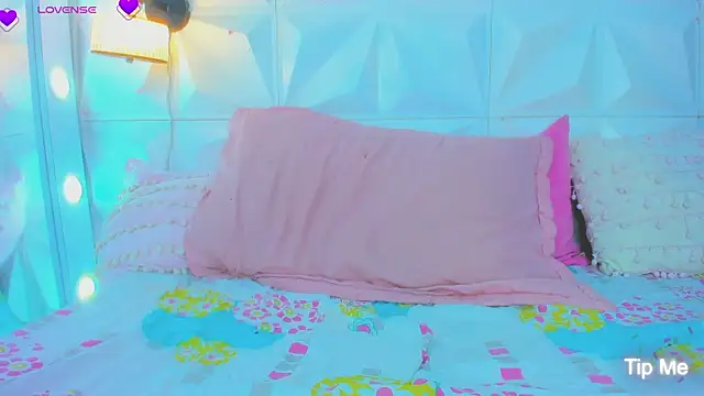 Snapshot of cute_latinaxxx chatting on February 8, 7:38 pm cute latinaxxx online show from February 8, 7:38 pm