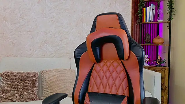 AdanReilly online show from December 13, 7:53 pm