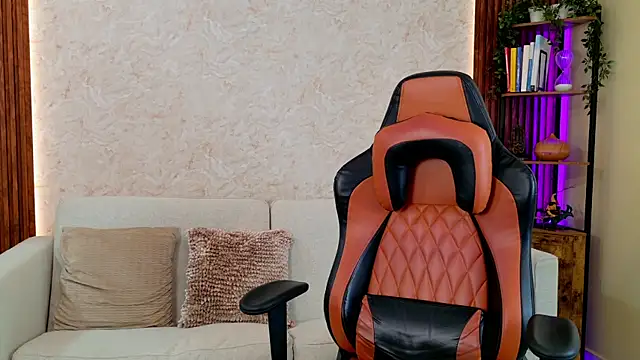 AdanReilly online show from April 4, 3:42 pm