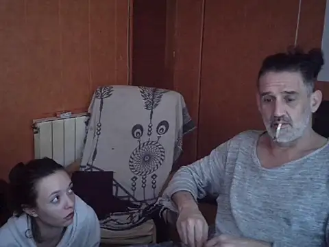 Snapshot of Lia_Y_PatrickX chatting on February 6, 5:45 am Lia Y PatrickX online show from February 6, 5:45 am