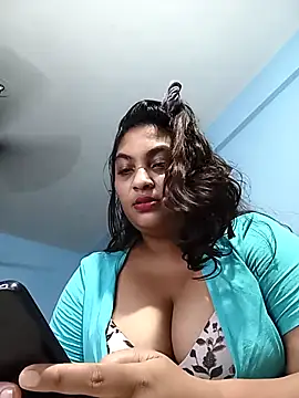 Snapshot of HottyOlly chatting on October 5, 6:17 pm HottyOlly online show from October 5, 6:17 pm