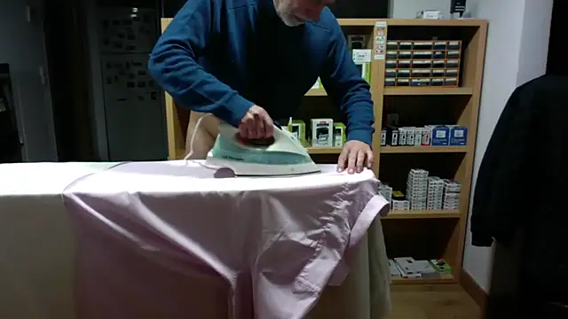 Snapshot of nakedalways999 chatting on December 20, 9:11 am nakedalways999 online show from December 20, 9:11 am