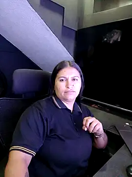 Mia oficial online show from December 4, 4:22 am