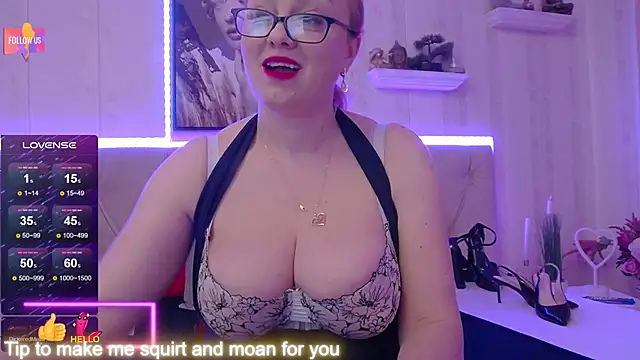 Snapshot of LadyJeen chatting on January 13, 9:30 am LadyJeen online show from January 13, 9:30 am