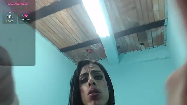 Snapshot of Aleja_Nauthy chatting on February 9, 10:09 am Aleja Nauthy online show from February 9, 10:09 am