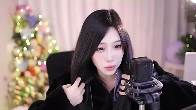 Snapshot of SleepArtist chatting on January 17, 7:27 pm SleepArtist online show from January 17, 7:27 pm