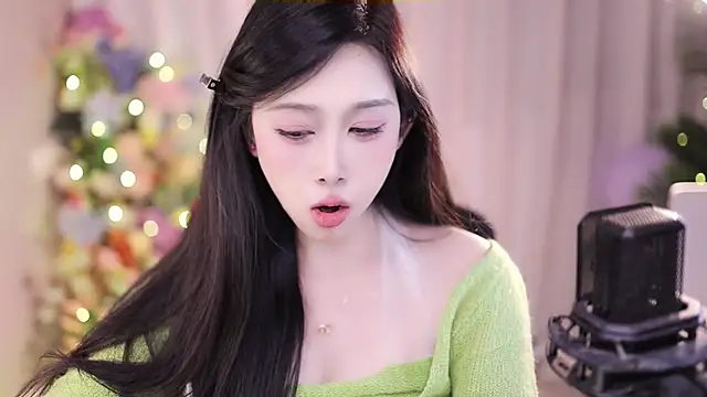 Snapshot of SleepArtist chatting on January 26, 4:51 am SleepArtist online show from January 26, 4:51 am