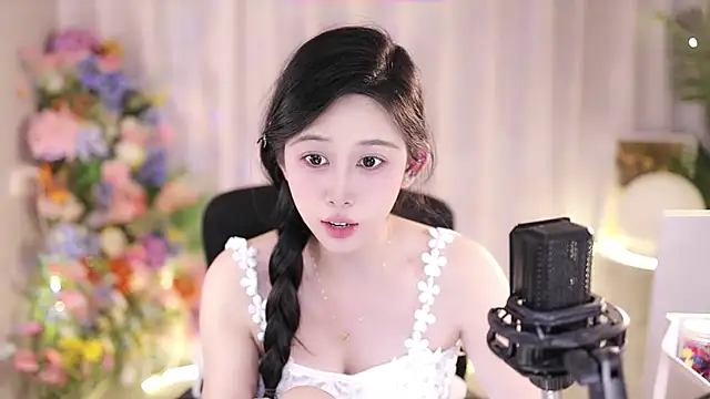 Snapshot of SleepArtist chatting on March 3, 6:37 am SleepArtist online show from March 3, 6:37 am