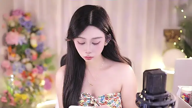 Snapshot of SleepArtist chatting on March 4, 1:49 pm SleepArtist online show from March 4, 1:49 pm