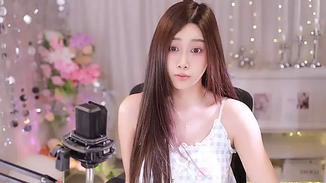 Snapshot of SleepArtist chatting on September 14, 10:03 am SleepArtist online show from September 14, 10:03 am