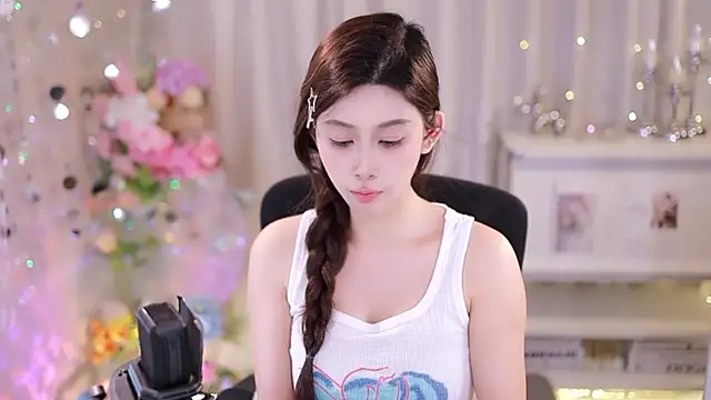 Snapshot of SleepArtist chatting on October 8, 1:20 pm SleepArtist online show from October 8, 1:20 pm