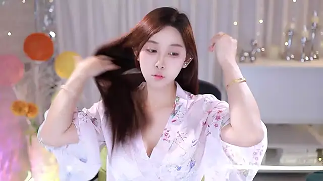 Snapshot of SleepArtist chatting on October 27, 9:13 am SleepArtist online show from October 27, 9:13 am