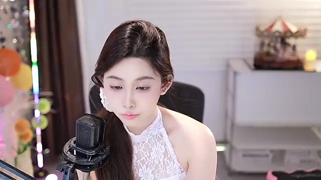 Snapshot of SleepArtist chatting on November 11, 3:23 pm SleepArtist online show from November 11, 3:23 pm