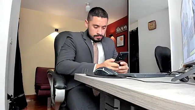 Snapshot of thesexlawyer1 chatting on May 6, 2:08 am thesexlawyer1 online show from May 6, 2:08 am