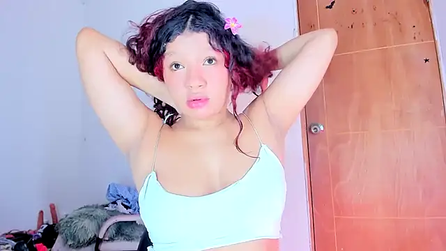 Snapshot of Emily_Coper18 chatting on May 4, 2:02 pm Emily Coper18 online show from May 4, 2:02 pm