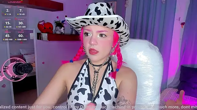 Snapshot of Tiny__Emmy chatting on October 3, 6:54 am Tiny Emmy online show from October 3, 6:54 am