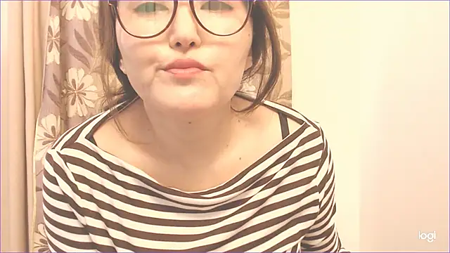 Snapshot of hrnyteacher chatting on January 13, 6:27 am hrnyteacher online show from January 13, 6:27 am