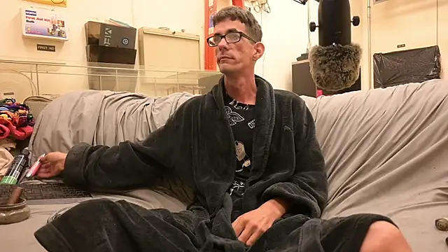 joeiandola online show from April 19, 3:44 pm