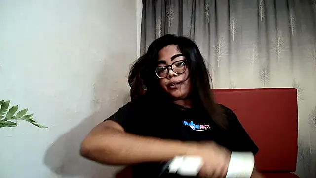 Indian Lola00 online show from February 14, 9:32 pm