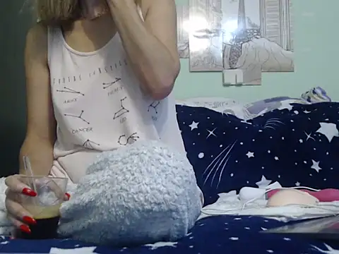 Snapshot of SexyGioconda chatting on February 11, 12:27 pm SexyGioconda online show from February 11, 12:27 pm