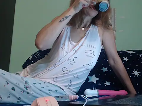 Snapshot of SexyGioconda chatting on February 15, 10:22 am SexyGioconda online show from February 15, 10:22 am