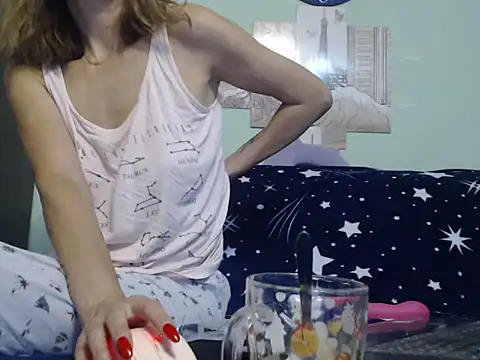 Snapshot of SexyGioconda chatting on February 15, 1:27 pm SexyGioconda online show from February 15, 1:27 pm
