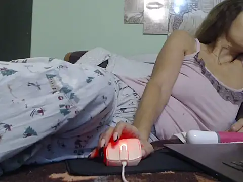 Snapshot of SexyGioconda chatting on February 21, 2:28 am SexyGioconda online show from February 21, 2:28 am