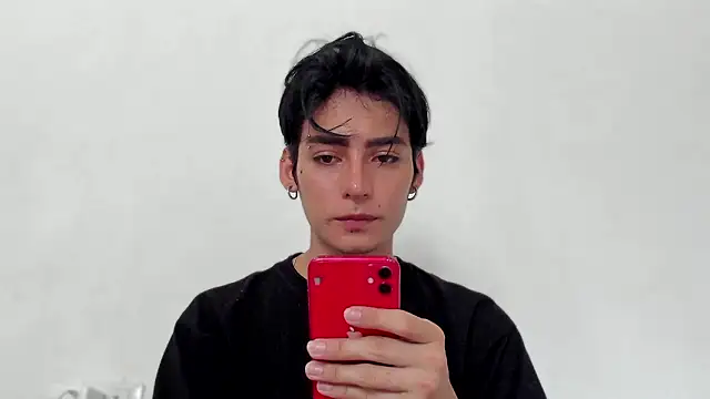 Snapshot of sebas_rose chatting on December 4, 2:15 pm sebas rose online show from December 4, 2:15 pm