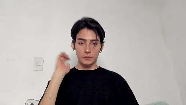 Snapshot of sebas_rose chatting on December 30, 12:11 am sebas rose online show from December 30, 12:11 am