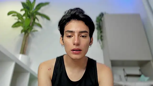 Snapshot of sebas_rose chatting on January 6, 10:37 pm sebas rose online show from January 6, 10:37 pm