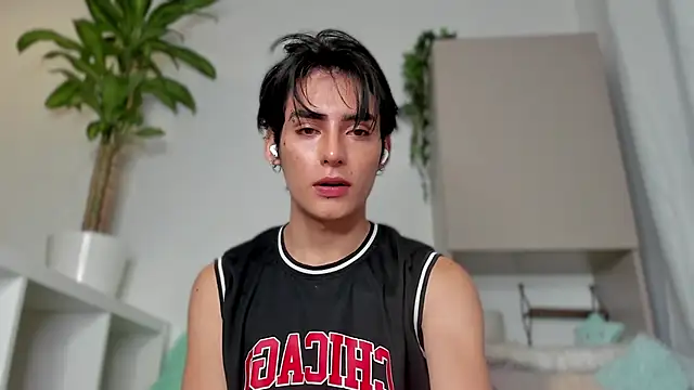 Snapshot of sebas_rose chatting on January 28, 5:43 am sebas rose online show from January 28, 5:43 am