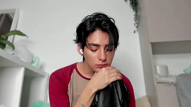 Snapshot of sebas_rose chatting on February 13, 4:54 am sebas rose online show from February 13, 4:54 am