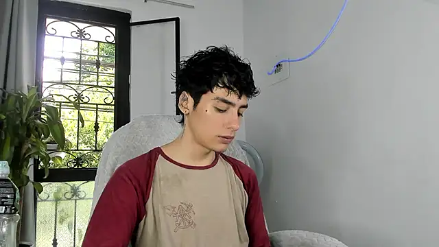 Snapshot of sebas_rose chatting on September 13, 3:34 pm sebas rose online show from September 13, 3:34 pm