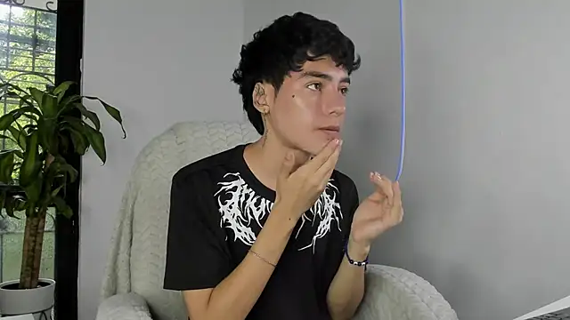 Snapshot of sebas_rose chatting on September 24, 12:08 pm sebas rose online show from September 24, 12:08 pm