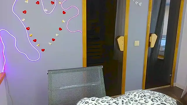 EmmyGreans online show from February 25, 12:45 pm