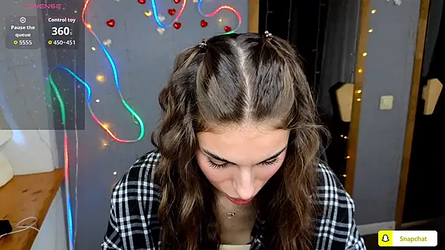 EmmyGreans online show from September 20, 5:41 am