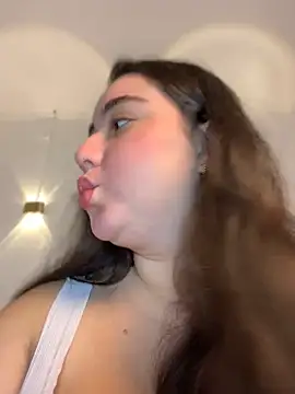 LunaGil1 online show from April 25, 1:14 pm