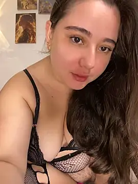 LunaGil1 online show from June 18, 1:04 pm