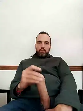 leon3875 online show from December 4, 3:32 pm