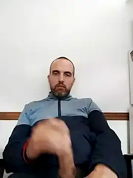 leon3875 online show from December 12, 3:27 pm