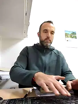 leon3875 online show from March 8, 1:57 pm