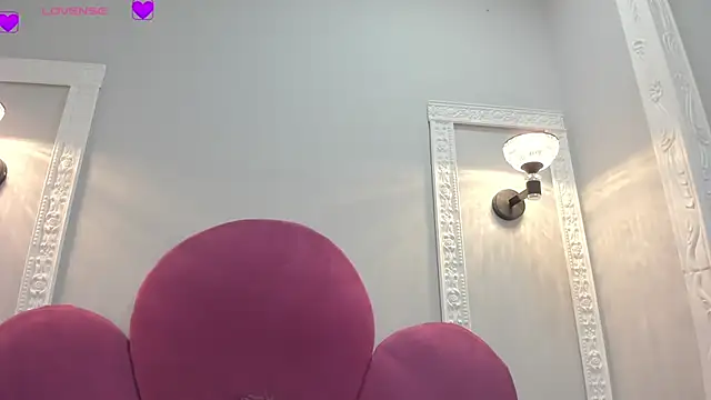 Snapshot of Emasanders chatting on December 11, 7:57 pm Emasanders online show from December 11, 7:57 pm