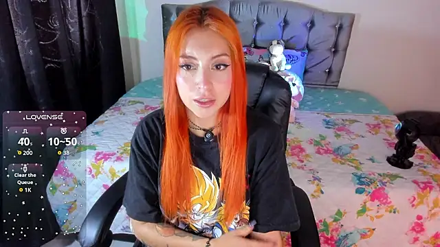Snapshot of Violetaarey chatting on March 17, 10:13 pm Violetaarey online show from March 17, 10:13 pm
