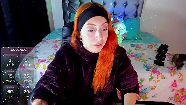 Snapshot of Violetaarey chatting on March 25, 3:01 am Violetaarey online show from March 25, 3:01 am
