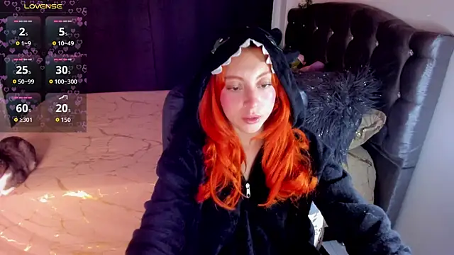 Snapshot of Violetaarey chatting on April 22, 2:14 am Violetaarey online show from April 22, 2:14 am
