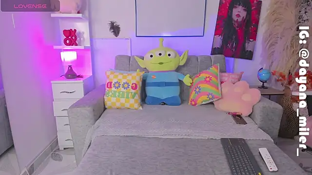  dayana miler online show from March 6, 1:05 am