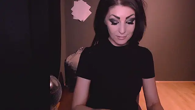 Snapshot of Saintrebella chatting on February 18, 12:37 am Saintrebella online show from February 18, 12:37 am