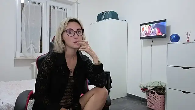 sexy blondie92 online show from October 1, 9:43 pm