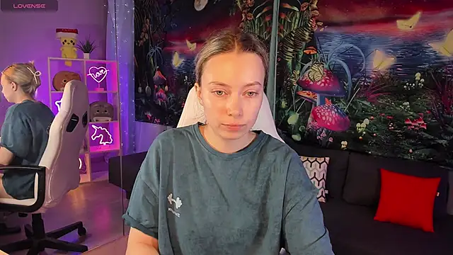 TiffanyBatson online show from February 12, 8:27 am